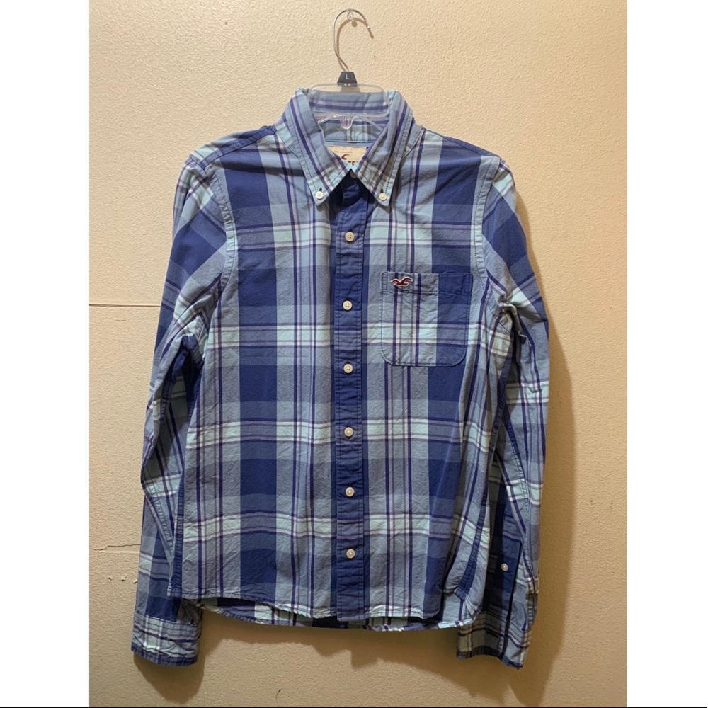 Hollister men’s blue button down size medium